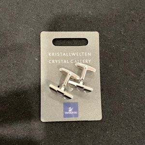 Men’s Swarovski cuff links.